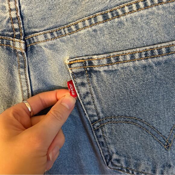 Levi’s Vintage 505 Regular Fit Light Wash 8-Inch Inseam Denim Shorts Size W32 - Picture 8 of 11